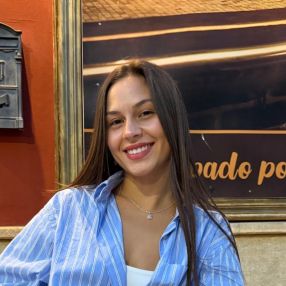 María, Niñera o canguro en Librilla