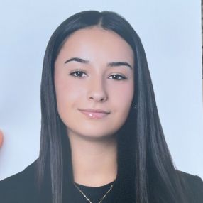 Erika, Niñera o canguro en Maliaño