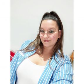 Cynthia, Babysitter in Narón