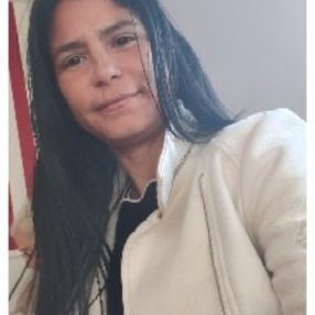 Kirenia, Niñera o canguro en Lalín