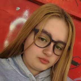 Claudia, Babysitter in Súria