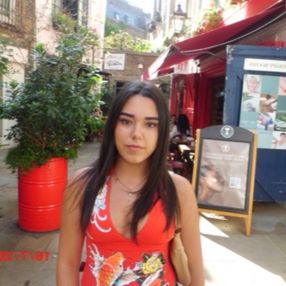 Angela, Babysitter in Chiva