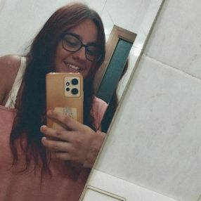 Indira, Niñera o canguro en Coria