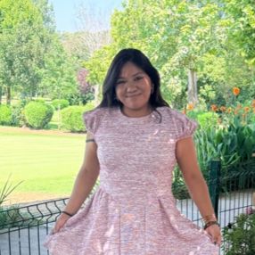 Alondra Abigail, Niñera o canguro en Lalín