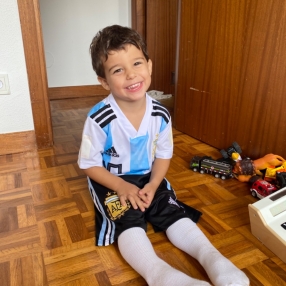 Alejandro, Familia en San Sebastián