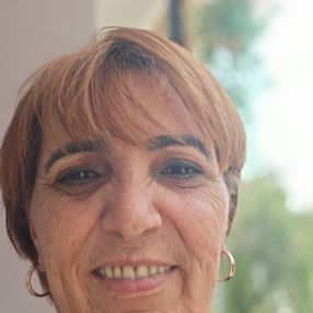 Nory, Niñera o canguro en Los Villares