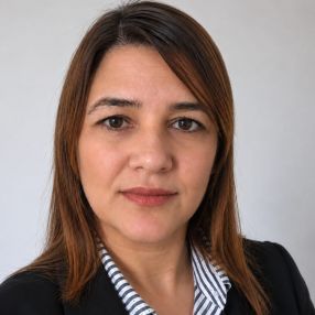 Karina Alejandra, Babysitter in L'Alcora