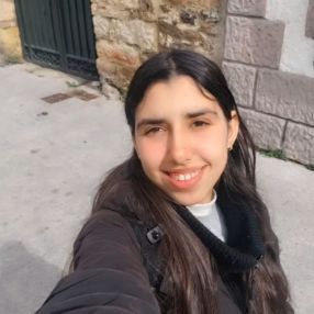 Nahla, Niñera o canguro en Pedrezuela