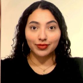 Valentina, Babysitter in Monzón