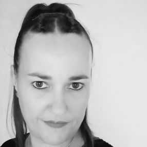 Elena, Babysitter in Bigues i Riells