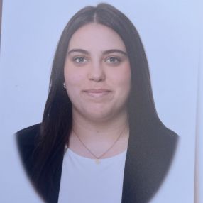 Xiana, Babysitter in Valga