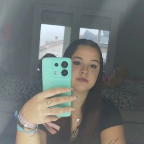 Saray, Niñera o canguro en Araya