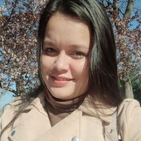 Isabel, Babysitter in Zujaira