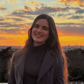 Aurora, Babysitter in Montilla