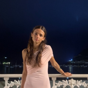 Valeria, Niñera o canguro en Donostia