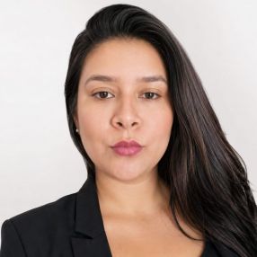 Mayra, Babysitter in Mieres