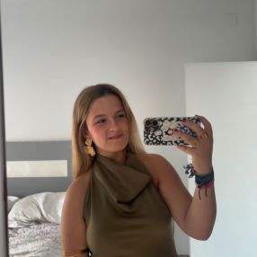 Valeria, Niñera o canguro en Baena