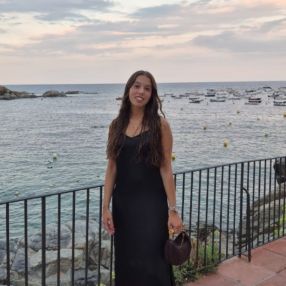 Júlia, Niñera o canguro en Calldetenes