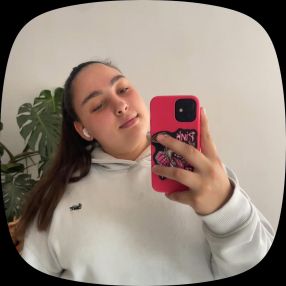 Hannah, Niñera o canguro en Ortuella
