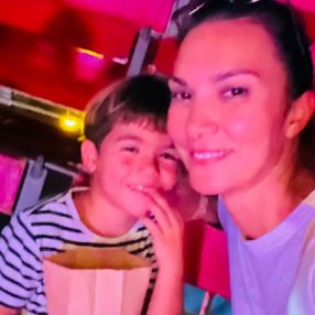 Elnara, Family in Palamós