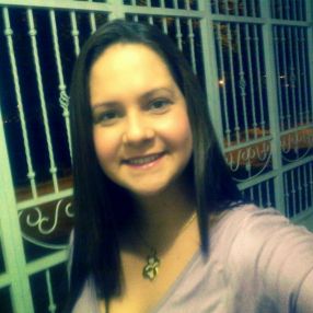 Carmen, Babysitter in Irun