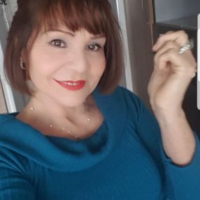 María Luisa, Niñera o canguro en Cheste