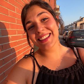 Alba, Niñera o canguro en La Ràpita