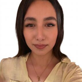 Nawal, Babysitter in Cintruénigo