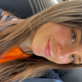 Ilenia, Niñera o canguro en Castrillón