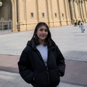 Astryd, Niñera o canguro en Maliaño