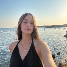 Ainhoa, Niñera o canguro en Vallirana