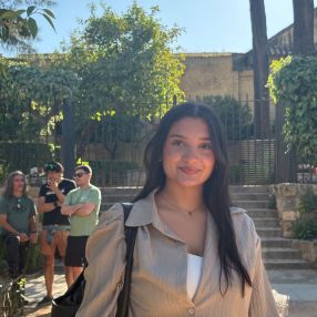 Rebeca, Babysitter in Melilla