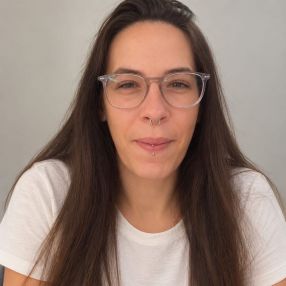 Sara, Niñera o canguro en La Zubia