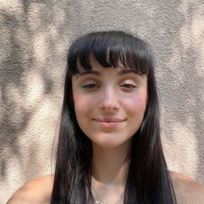 Elena, Babysitter in Bigues i Riells