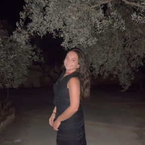 Natividad, Babysitter in Puente Genil