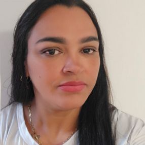 Veronica, Niñera o canguro en Irun