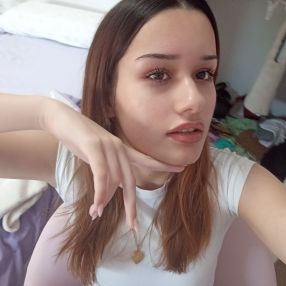 Aroa, Niñera o canguro en Nambroca