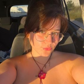 Carmen, Niñera o canguro en Burjassot