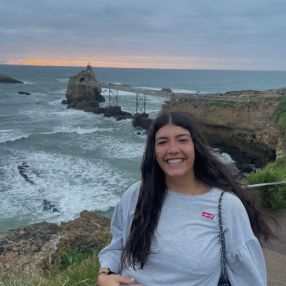 Alejandra, Niñera o canguro en La Rinconada