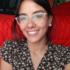 Nadia Dulce, Niñera o canguro en Palma