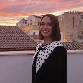 Inma, Niñera o canguro en Cabra