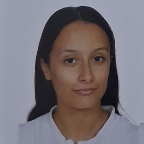 Laura, Niñera o canguro en taco