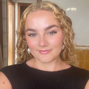 Nadia, Niñera o canguro en Cànoves i Samalús