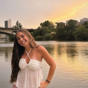 Lucia, Niñera o canguro en Arroyo de la Encomienda