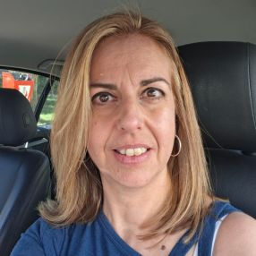 Esther, Babysitter in Loeches