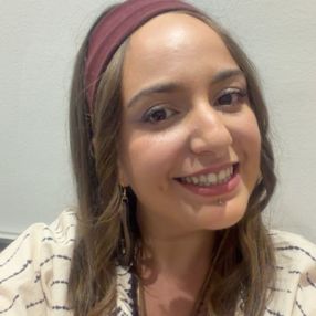 Carlota, Niñera o canguro en O Grove