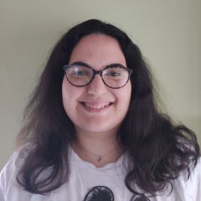 Ester, Babysitter in Orihuela