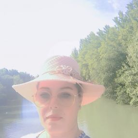Fatiha, Niñera o canguro en Robledo de Chavela