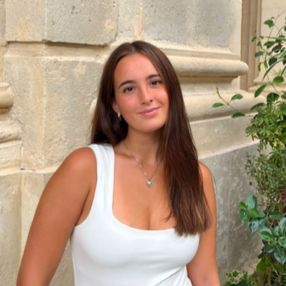 Aroa, Niñera o canguro en Castilleja de la Cuesta