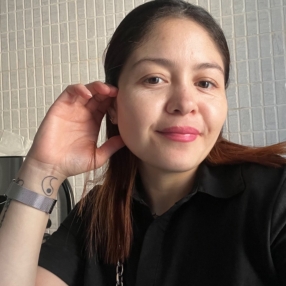Estela, Babysitter in Rentería